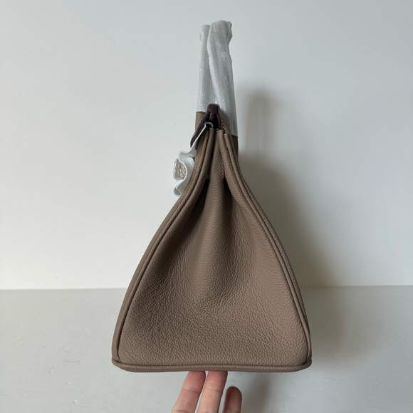 Etoupe Pebble Leather 30 Leather Bag Belted Lock Key Satchel w/ Gold Hardware C1 - Picture 8 of 16